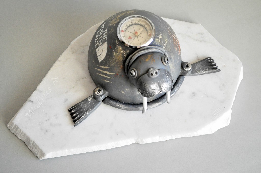 sea lion metal sculpture