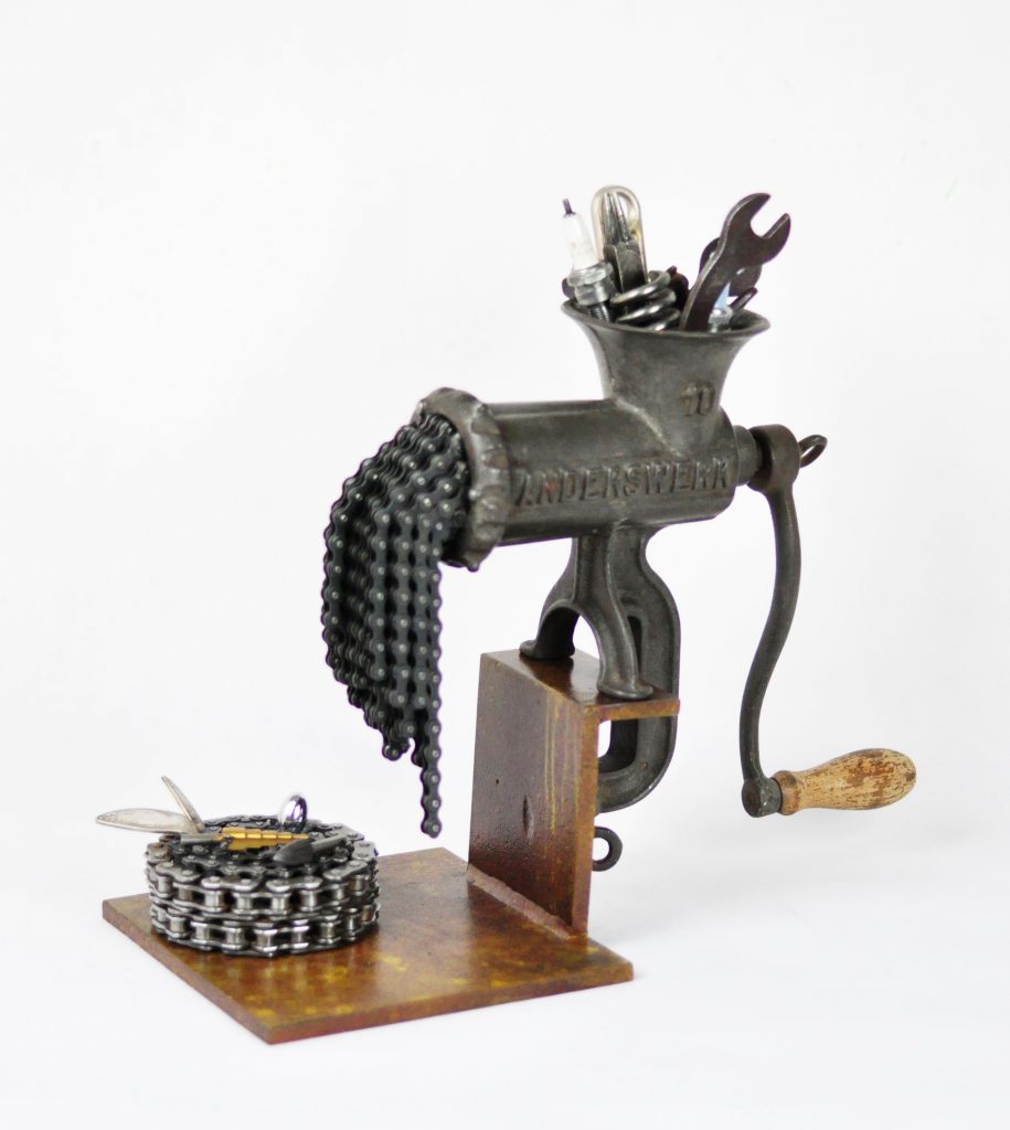 steampunk tartar sculpture